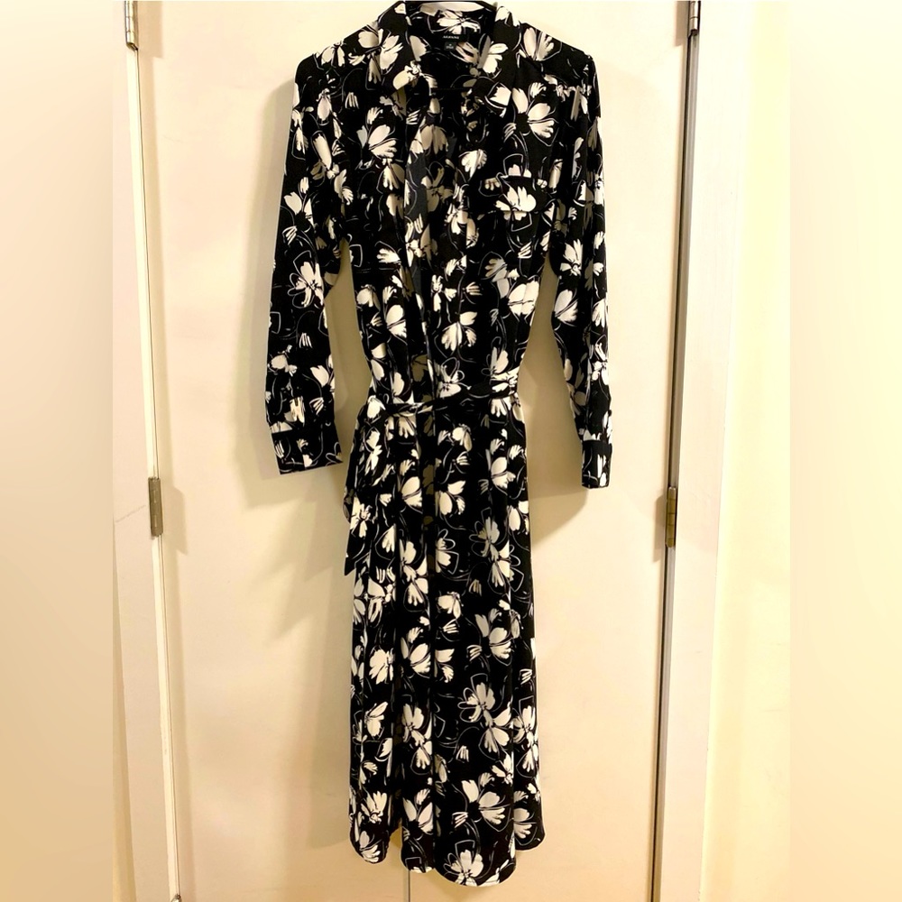 Alfani button up, belted dress with pockets. Size M